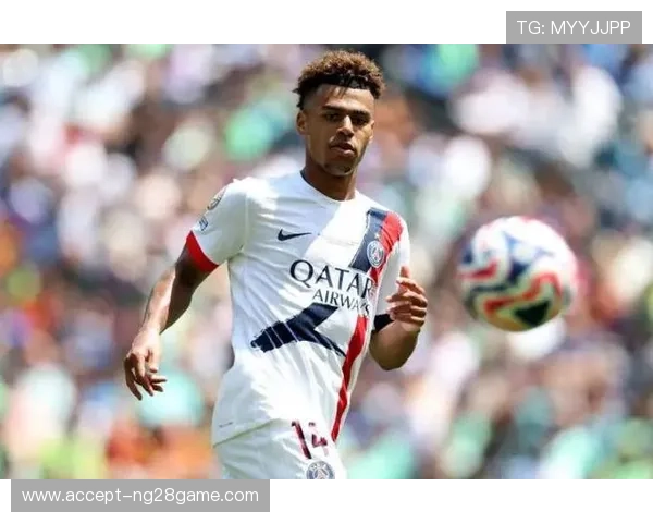 梅西领衔大巴黎迎战曼联，法甲冠军争夺战悬念重重